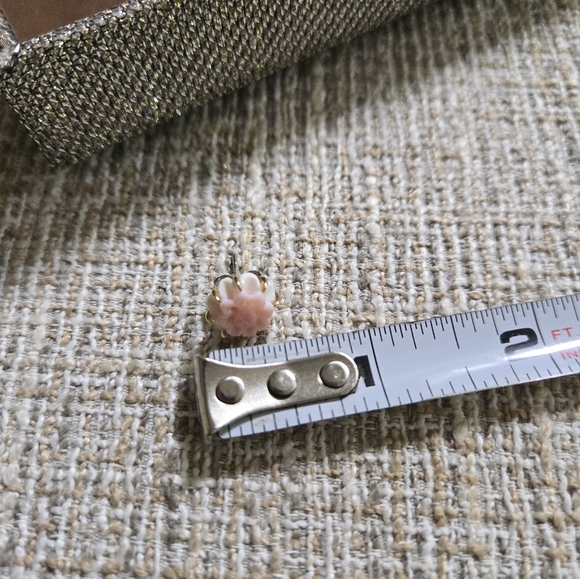 Gems En Vogue Sterling Pink Conch Shell Flower Stud Earrings - Picture 9 of 9